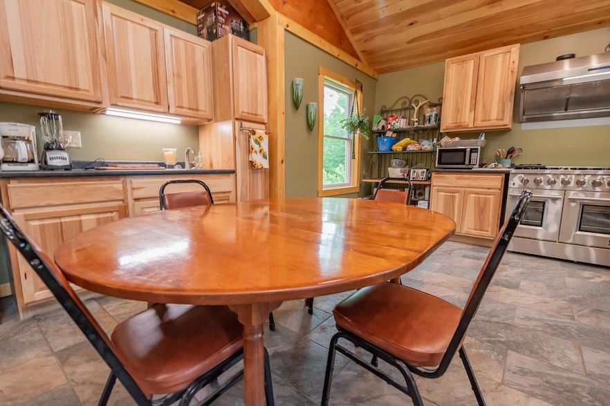 Land Listing Agent Photo