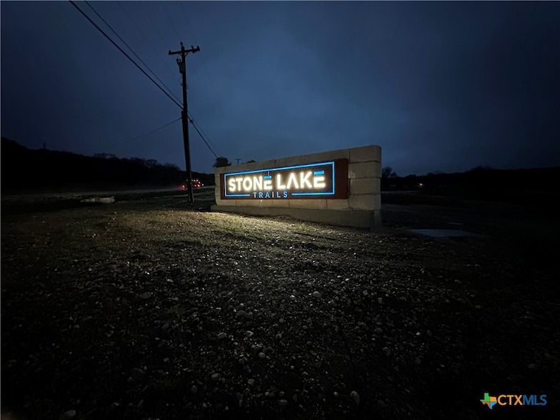 Land Listing Agent Photo