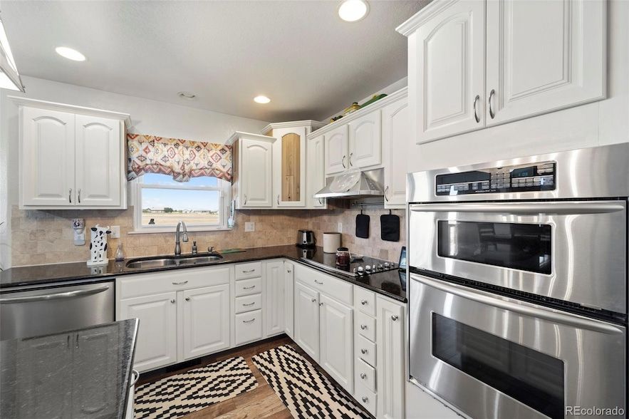 Land Listing Agent Photo