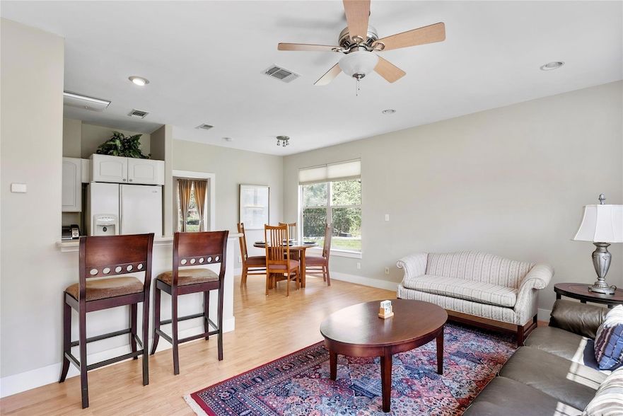 Land Listing Agent Photo