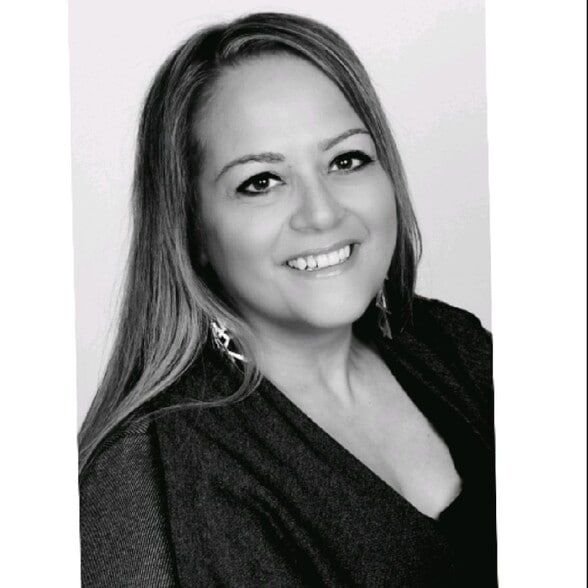 Land Listing Agent Photo