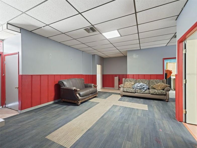 Land Listing Agent Photo