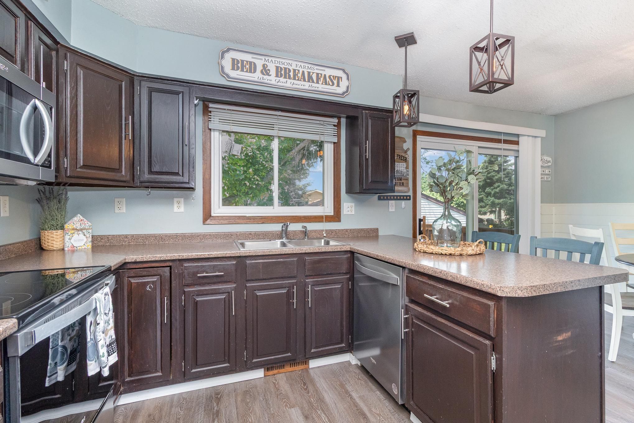 Land Listing Agent Photo