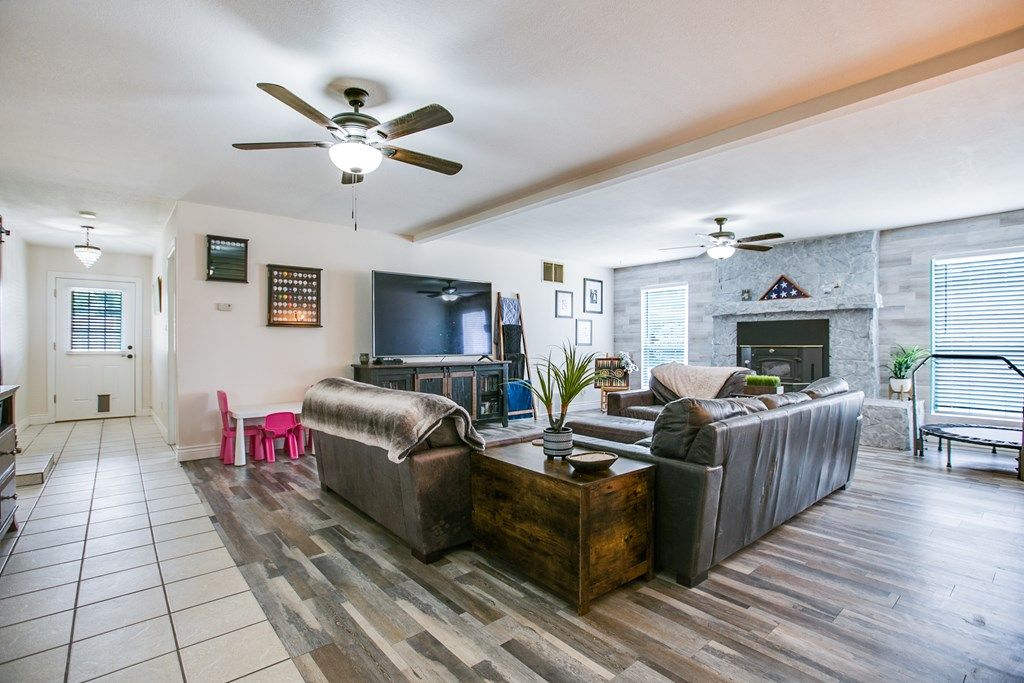 Land Listing Agent Photo
