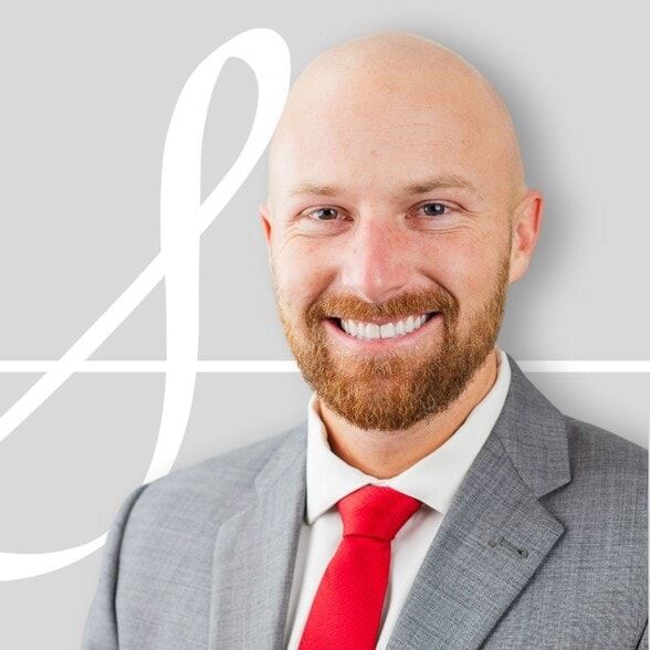 Land Listing Agent Photo