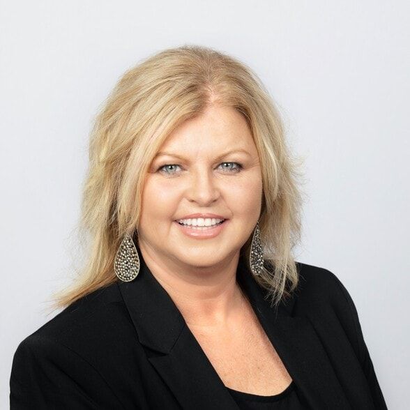 Land Listing Agent Photo