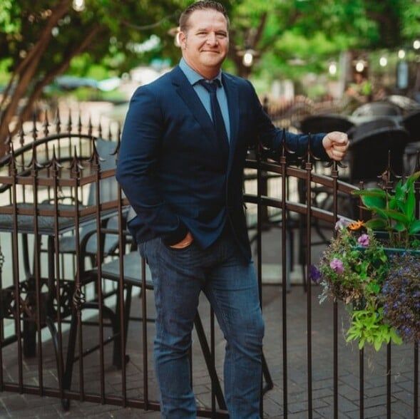 Land Listing Agent Photo