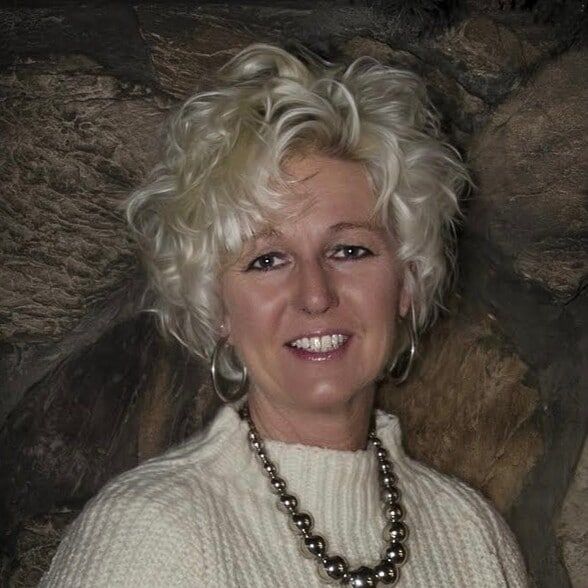 Land Listing Agent Photo