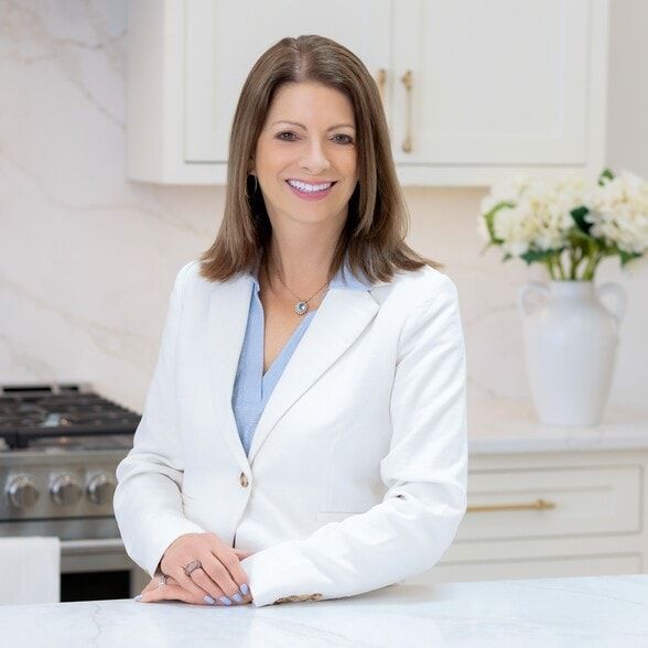 Land Listing Agent Photo