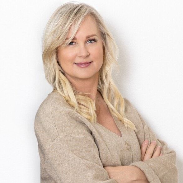 Land Listing Agent Photo