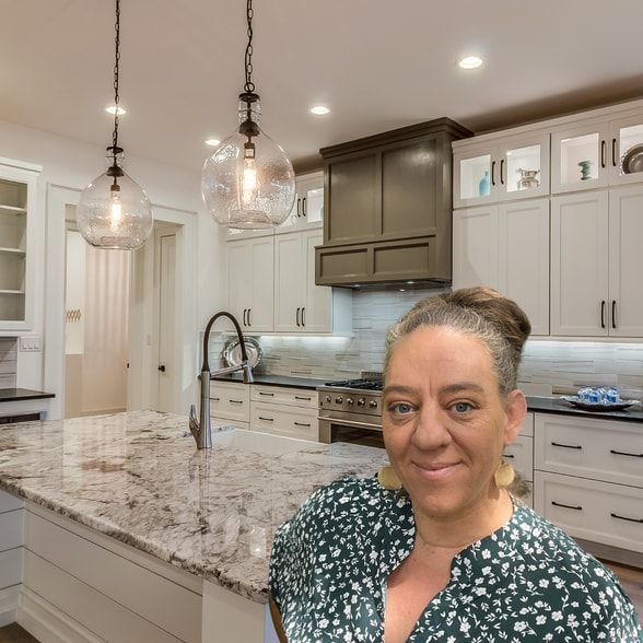 Land Listing Agent Photo