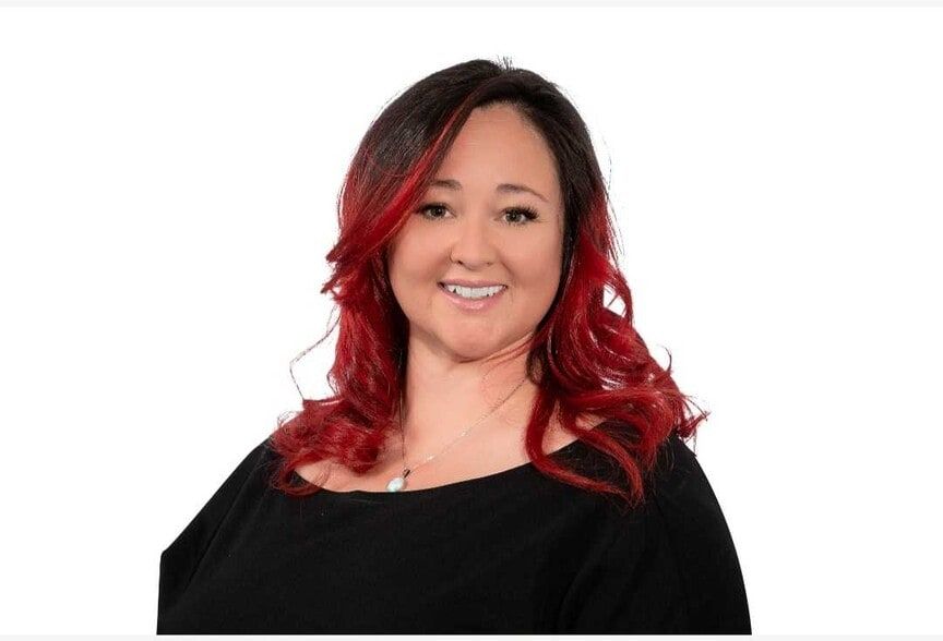 Land Listing Agent Photo