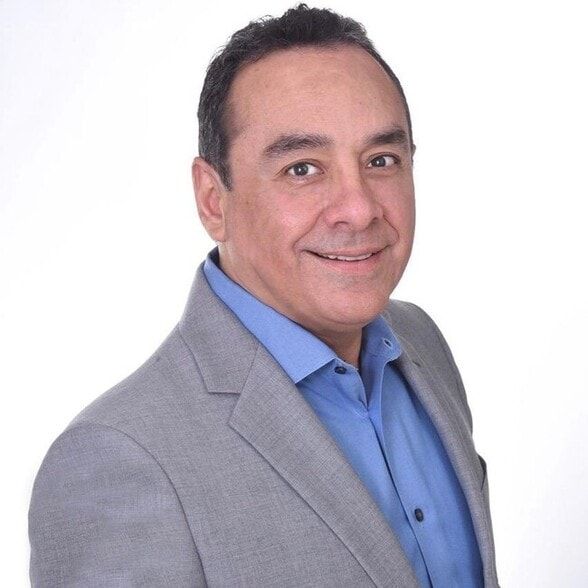 Land Listing Agent Photo