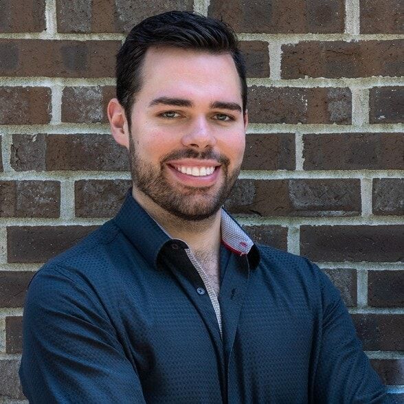 Land Listing Agent Photo