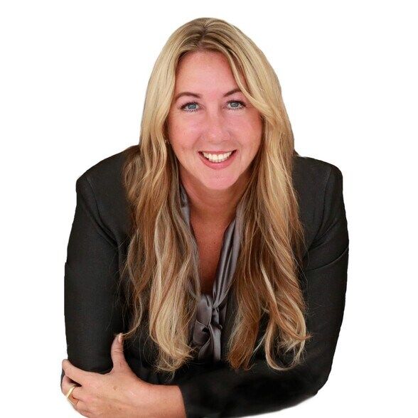 Land Listing Agent Photo