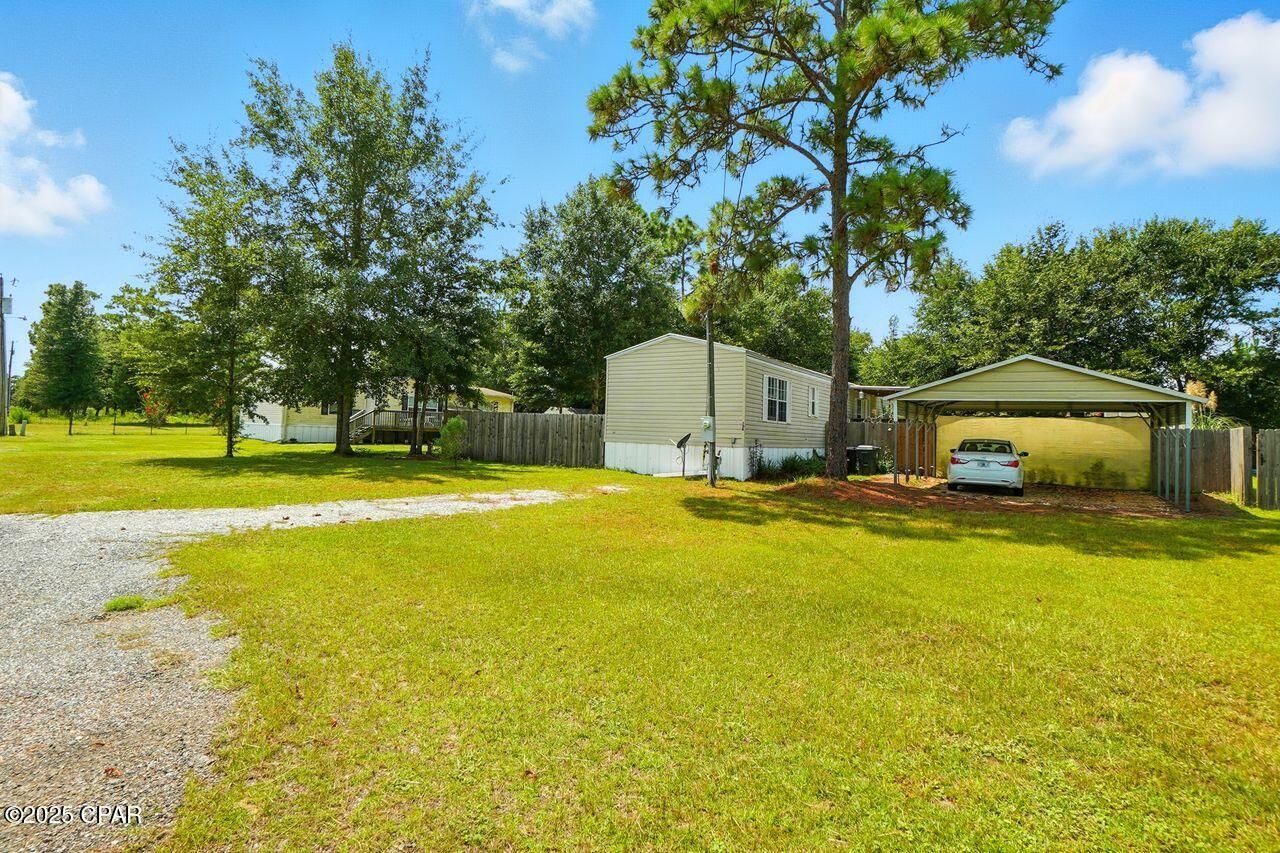 Land Listing Agent Photo