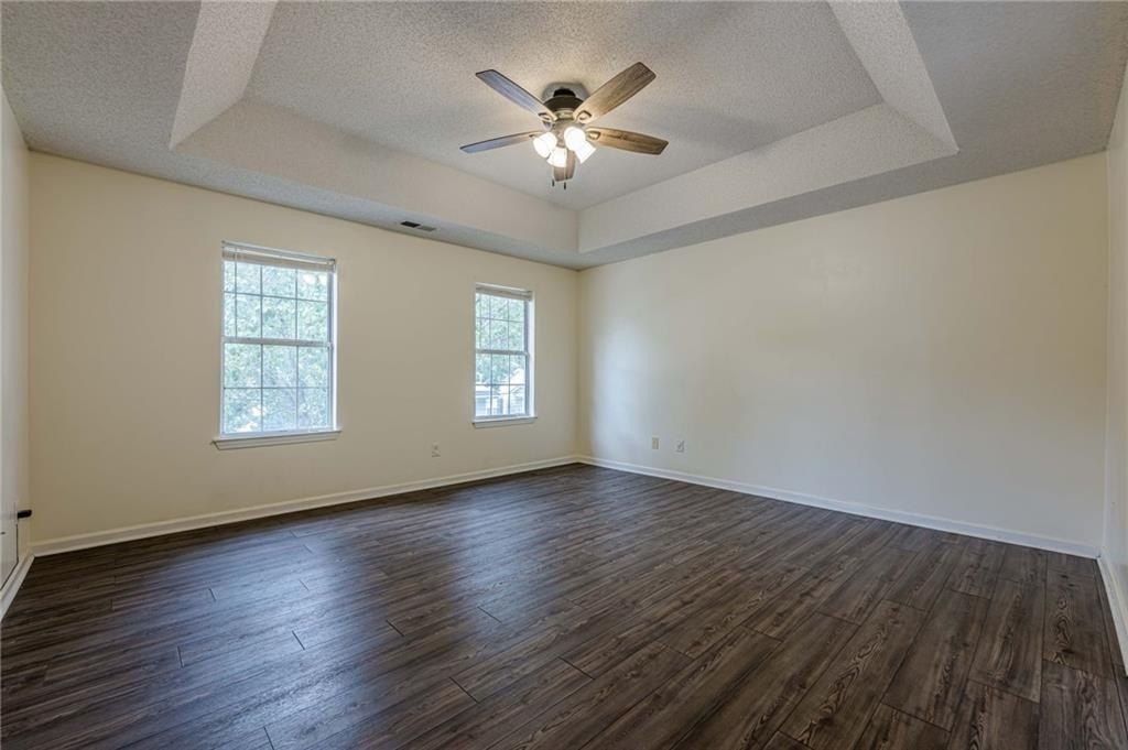 Land Listing Agent Photo