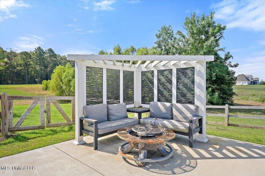 Land Listing Agent Photo