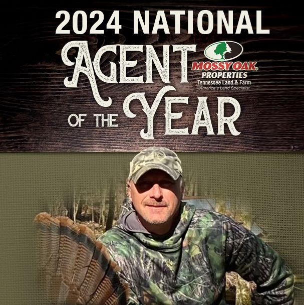 Land Listing Agent Photo