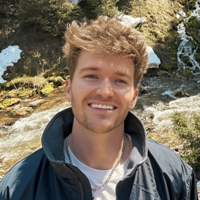 Land Listing Agent Photo