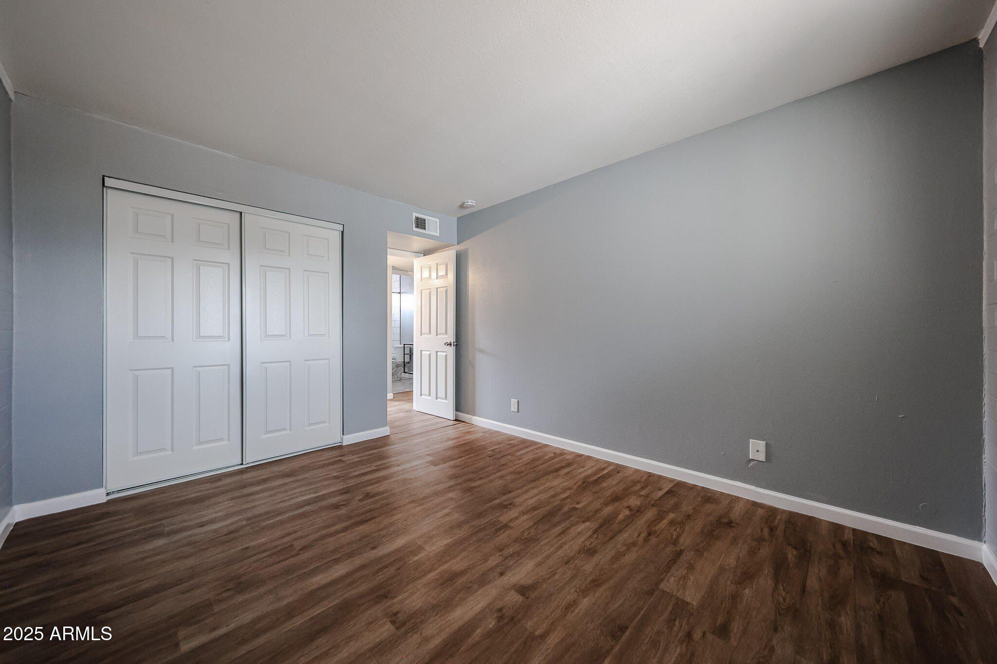 Land Listing Agent Photo