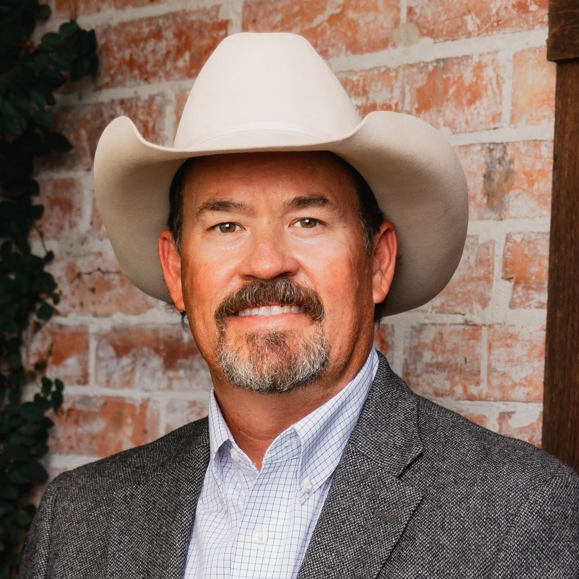 Land Listing Agent Photo