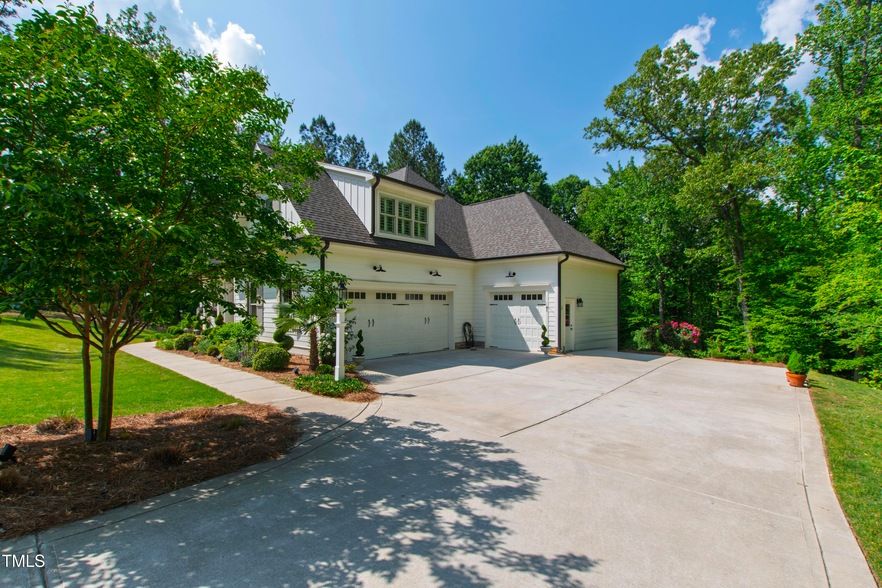 Land Listing Agent Photo