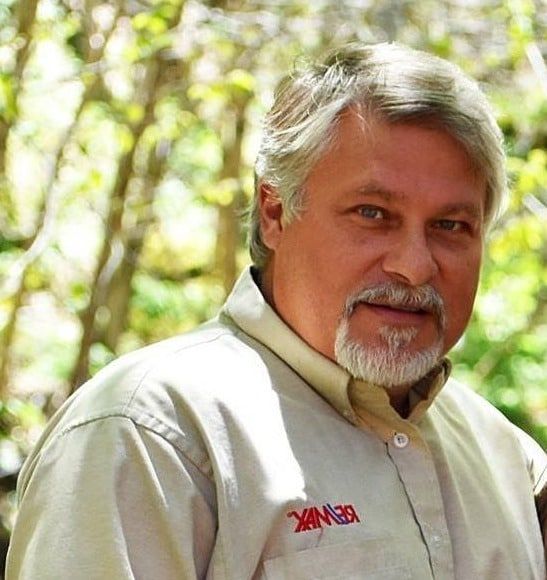 Land Listing Agent Photo