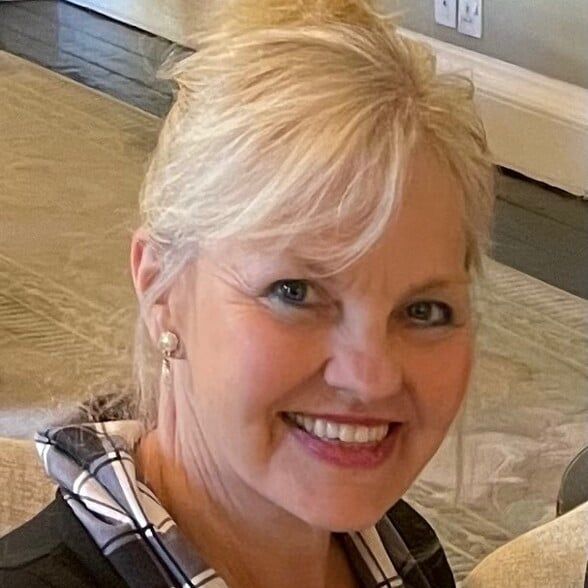 Land Listing Agent Photo