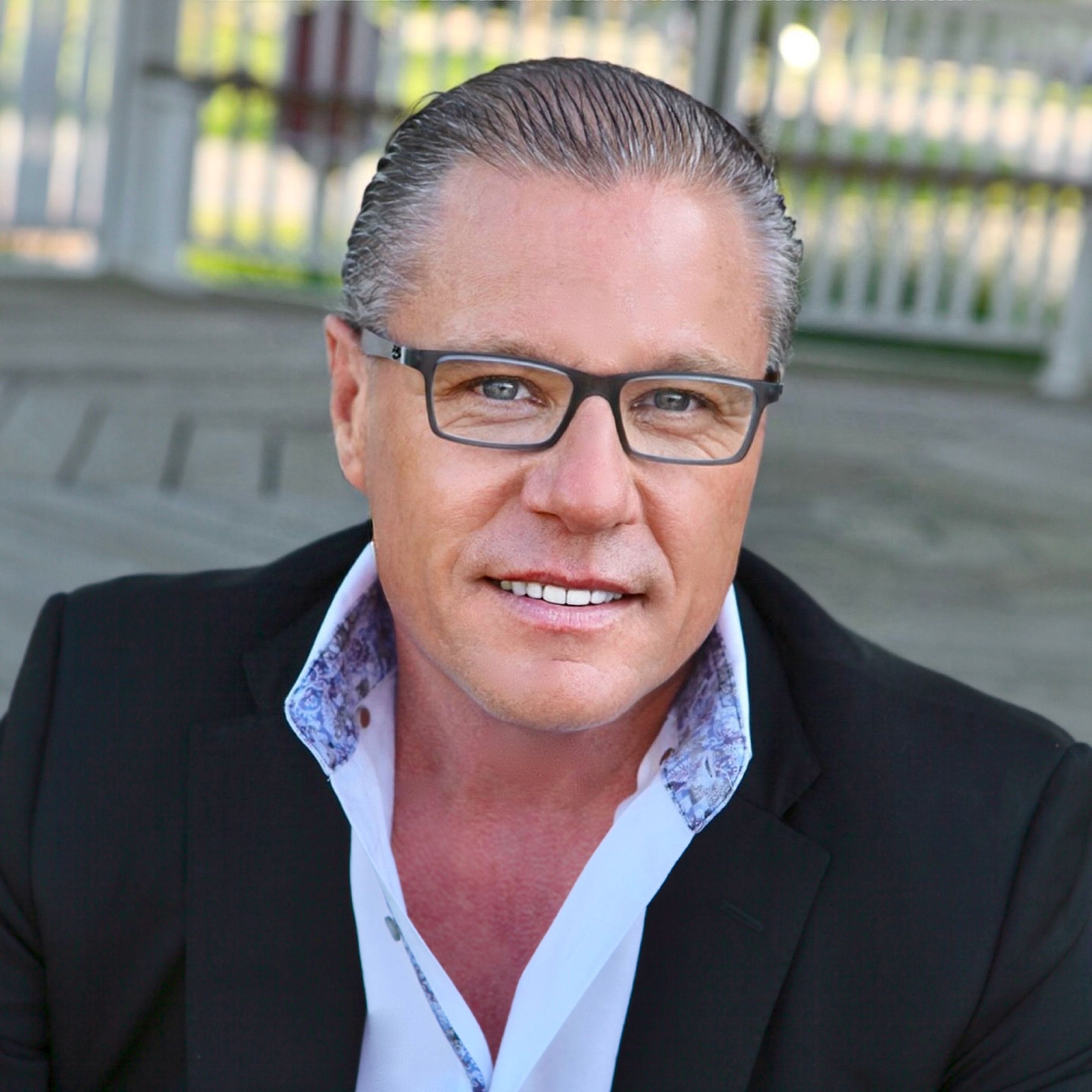 Land Listing Agent Photo