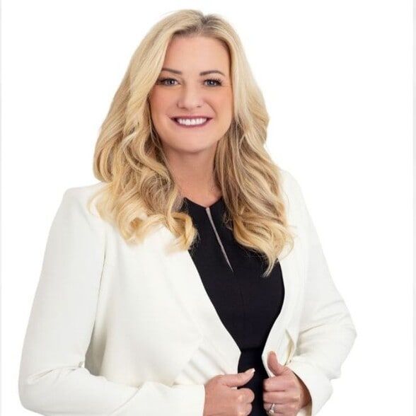 Land Listing Agent Photo