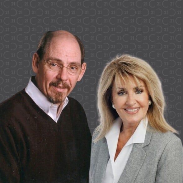 Land Listing Agent Photo