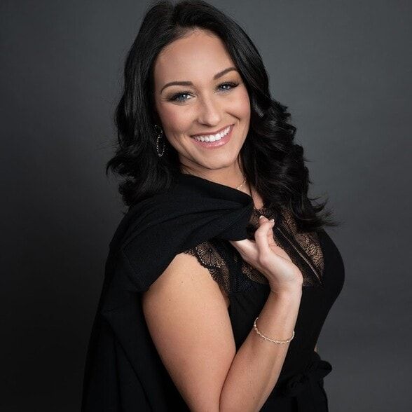 Land Listing Agent Photo