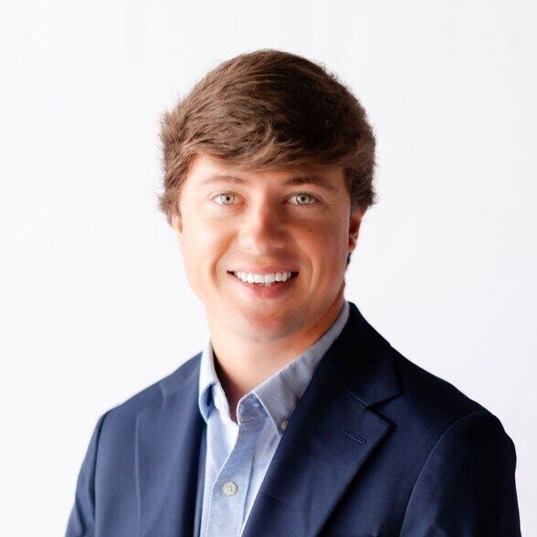 Land Listing Agent Photo