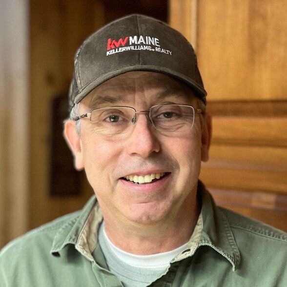 Land Listing Agent Photo