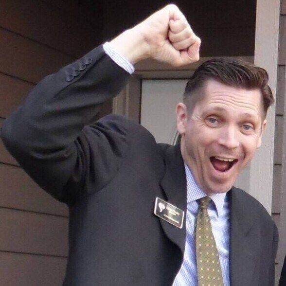 Land Listing Agent Photo