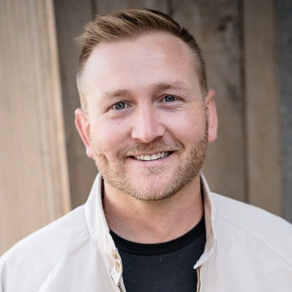 Land Listing Agent Photo