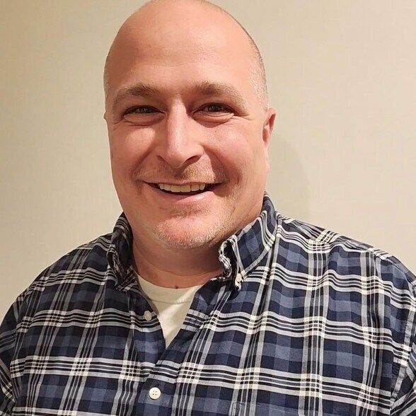 Land Listing Agent Photo