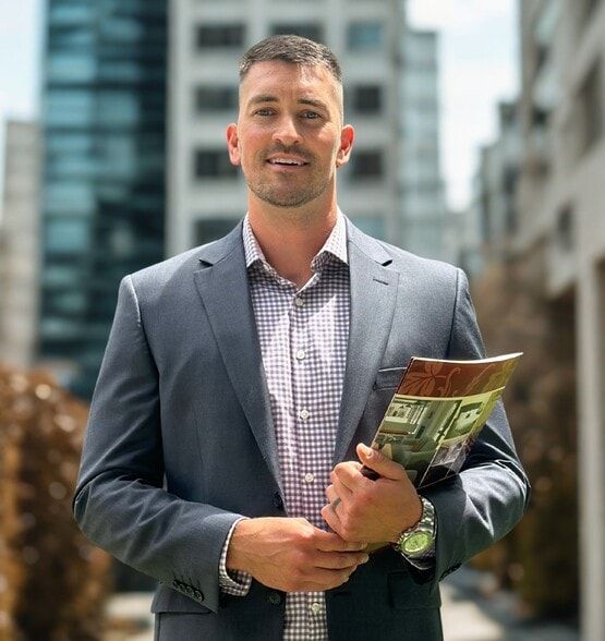 Land Listing Agent Photo