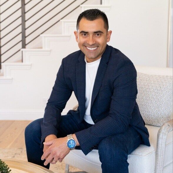 Land Listing Agent Photo