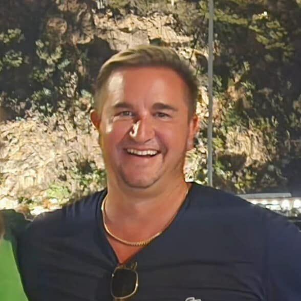 Land Listing Agent Photo