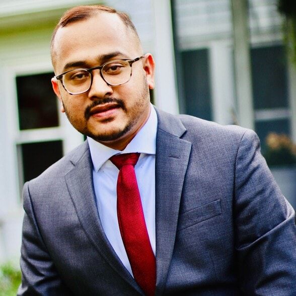 Land Listing Agent Photo