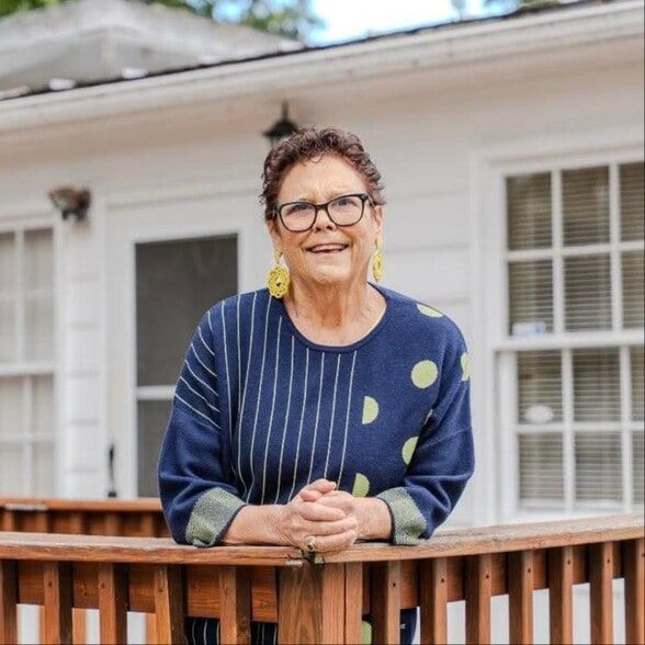 Land Listing Agent Photo