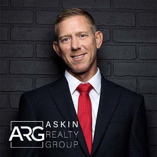 Land Listing Agent Photo