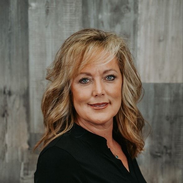 Land Listing Agent Photo