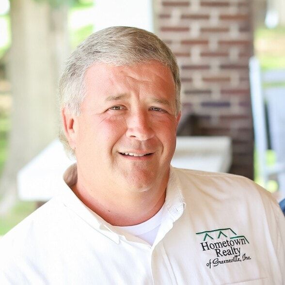 Land Listing Agent Photo