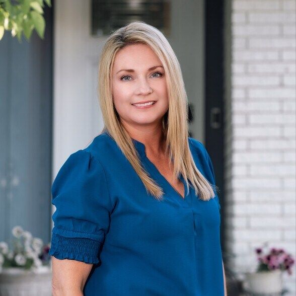 Land Listing Agent Photo