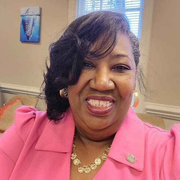 Land Listing Agent Photo