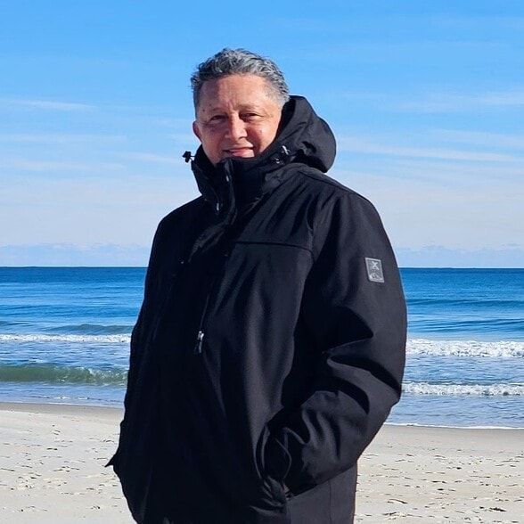 Land Listing Agent Photo