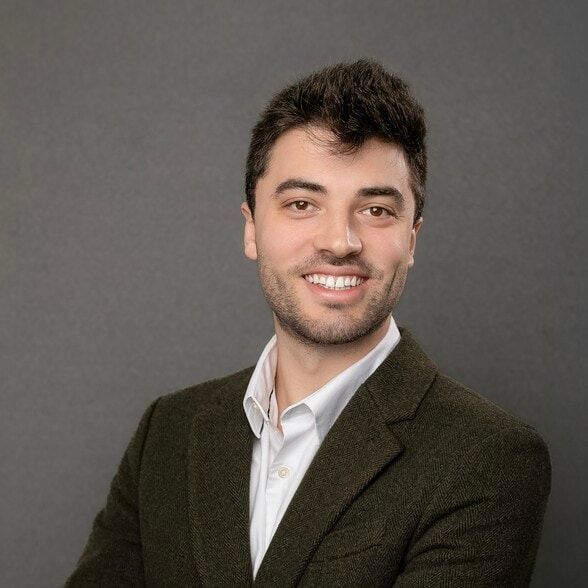 Land Listing Agent Photo